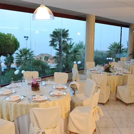 Apulia Europe Garden Club Eco & Sport Resort 4 Stelle * 锡尔维玛丽娜